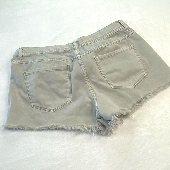 FREE PEOPLE BUTTON FLY DENIM SHORTS  CLOUD GREY - Picture 5 of 8